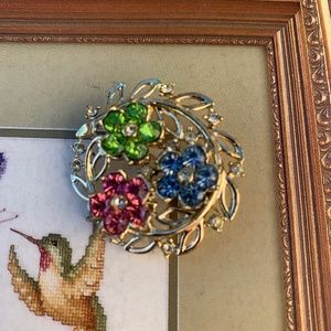 Wreath Brooch with multicoloured rhinestones